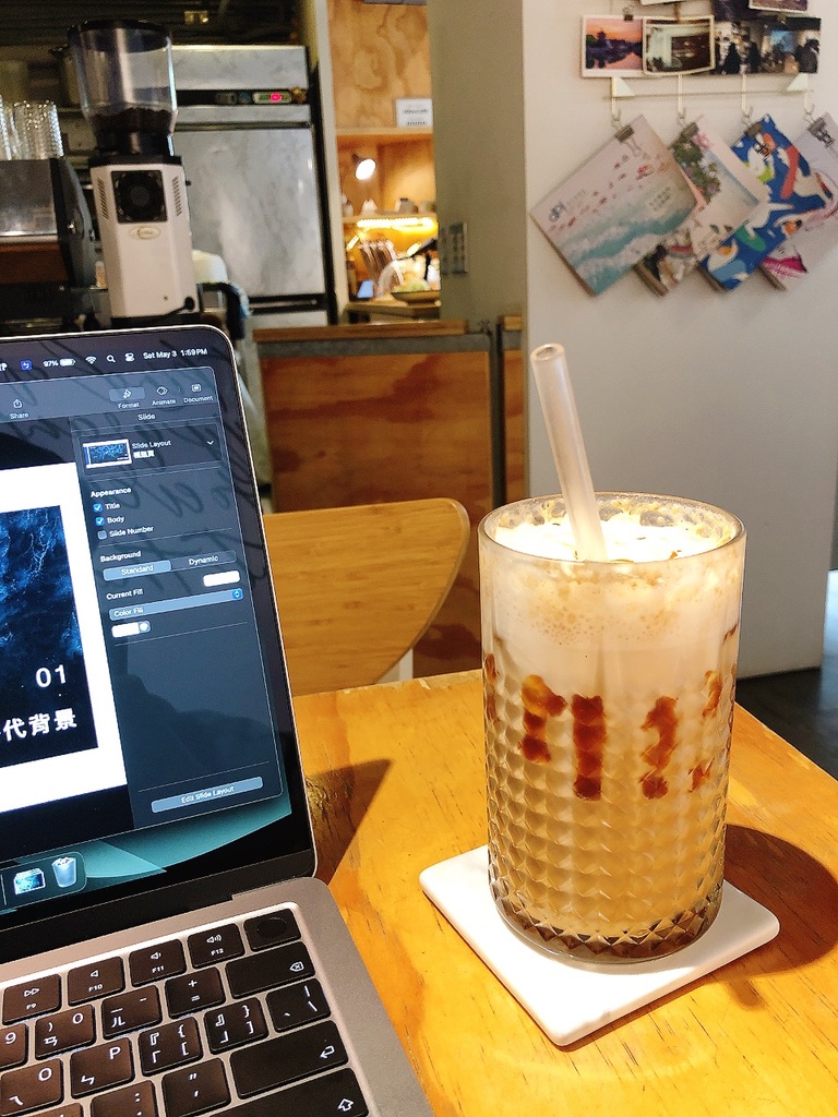 很久沒講義了,前一天來咖啡廳惡補洪水審判